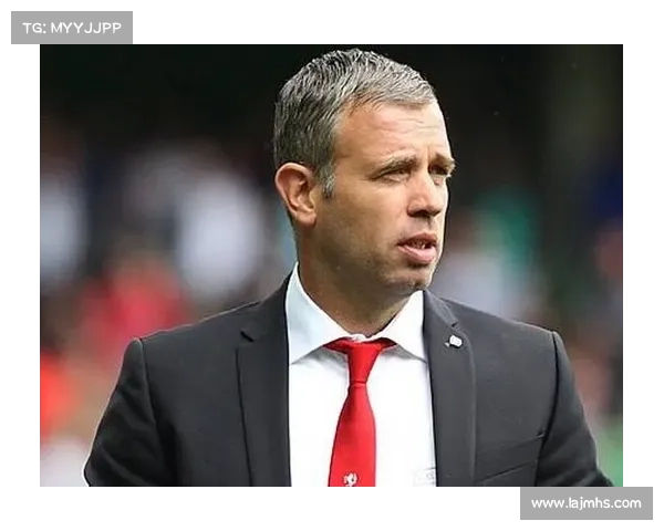 特温特主帅续约三年放言下赛季冲击欧冠区目标明确